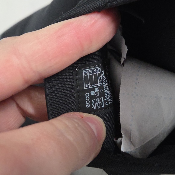 Ecco Womens Black Slip-On Loafers Size 9W - Picture 6 of 7